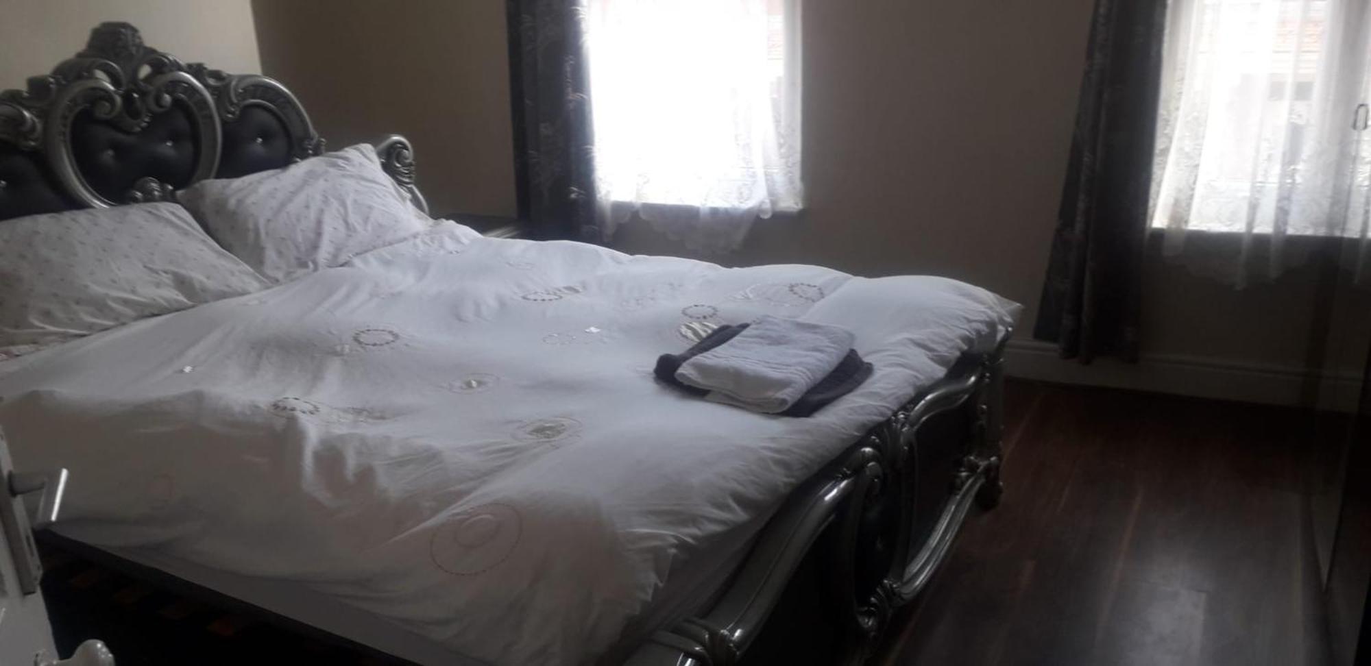 Bright Home Guest House Manchester Bagian luar foto